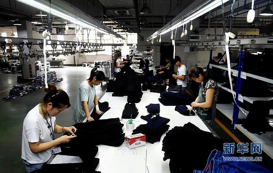 “互联网+”助力郑州服装产业发展 加工服装的转型与升级